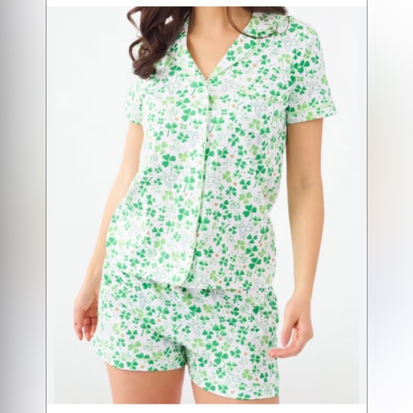 Roller Rabbit Other - New With Tags Roller Rabbit Painted Shamrock Polo Pajamas Sz M